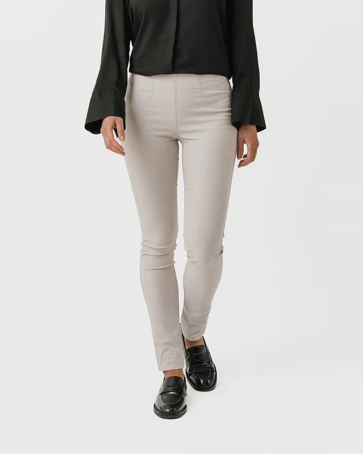 LAURIE Damen vegan Hose Vicky Slim Mittellang Grau Sand
