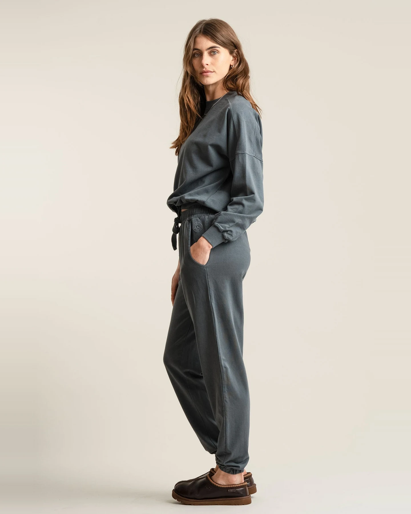 KOMODO Damen vegan Jogger Evie Schwarz – Ansicht 2