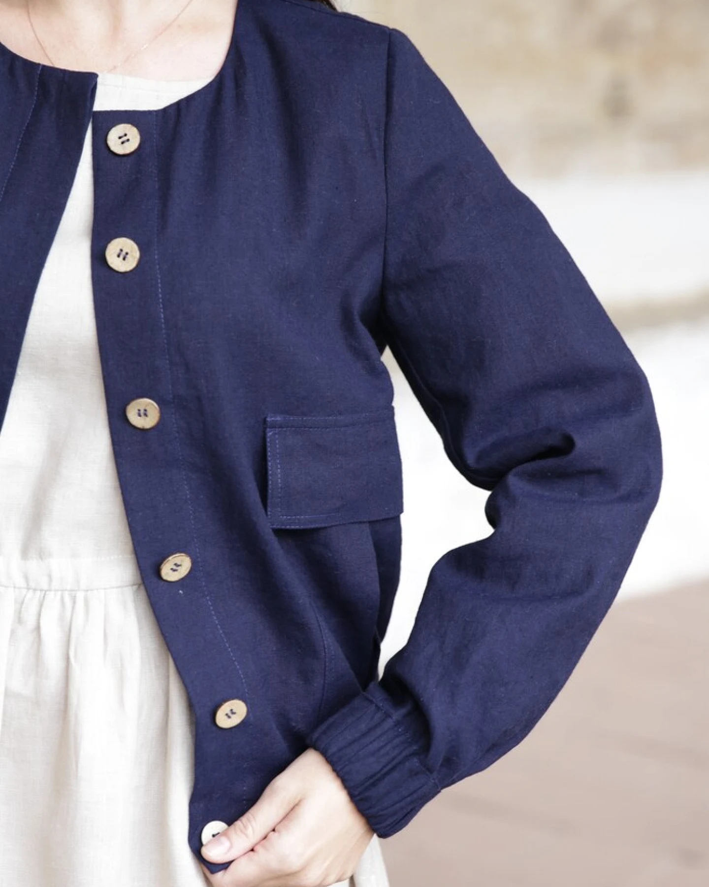 Amber Linen Damen vegan Jacke Bomber Helsinki Marineblau – Ansicht 2