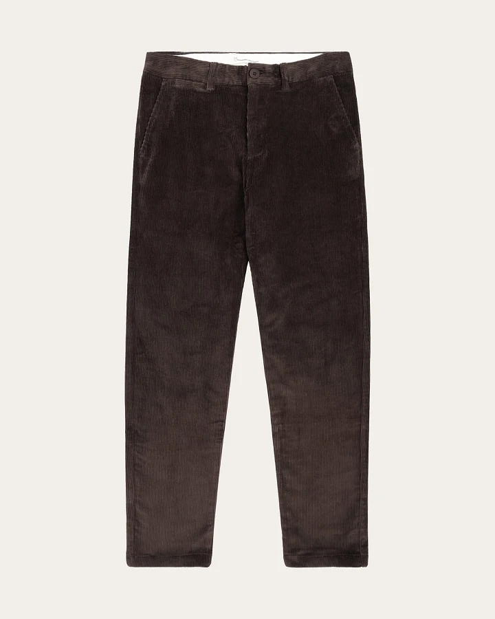 KnowledgeCotton Apparel Herren vegan Chino Hose Chuck Regular 8 Wales Corduroy Chocolate Torte