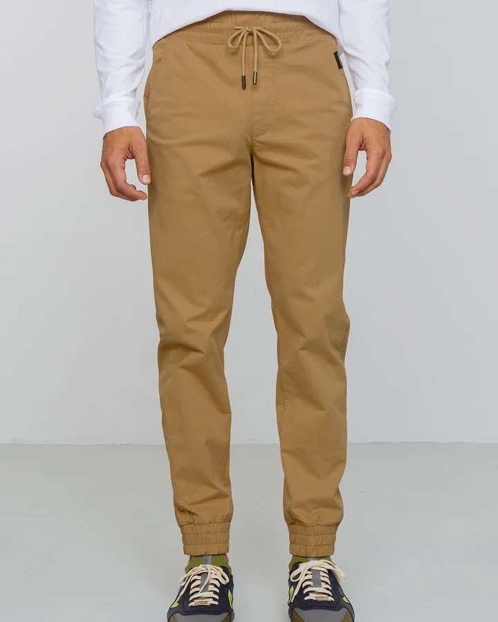 Recolution Herren vegan Jogginghose Chino Musa Dark Sand