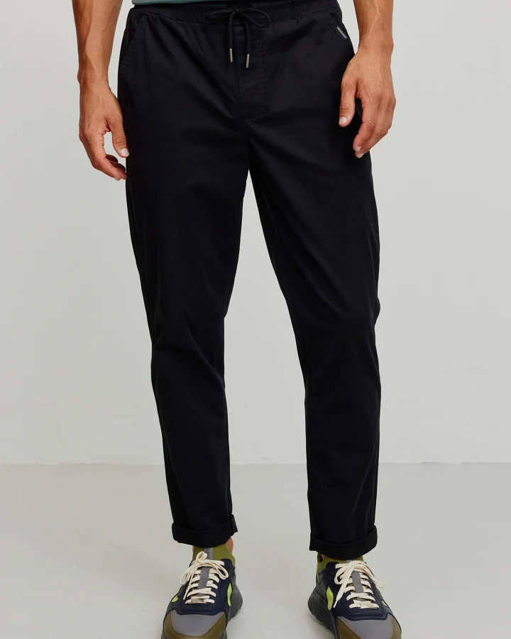 Recolution Herren vegan Jogginghose Chino Taro Schwarz