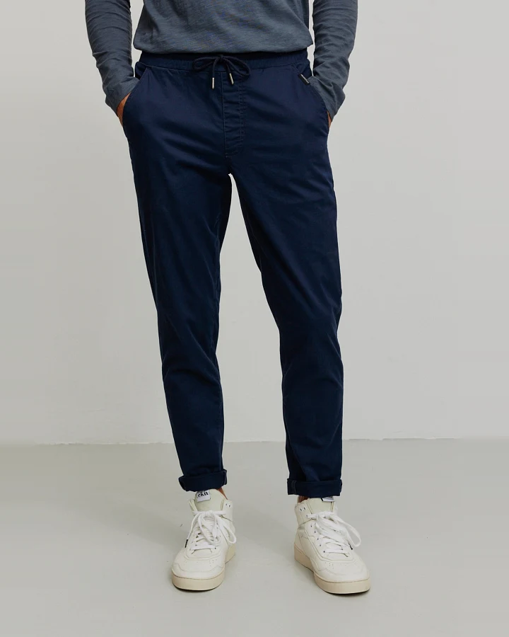 Recolution Herren vegan Jogginghose Chino Taro Dark Navy