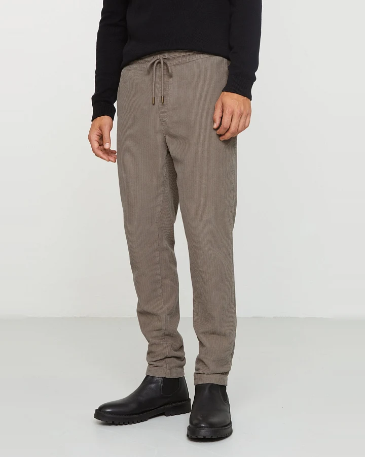 Recolution Herren vegan Jogginghose Chinos Corduroy Cas Hazel Braun