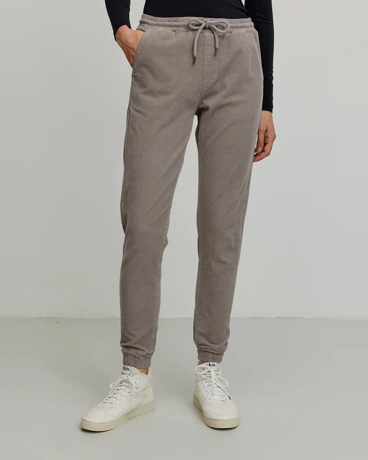 Recolution Damen vegan Jogginghose Chino Cord Chaiturus Hazel Braun