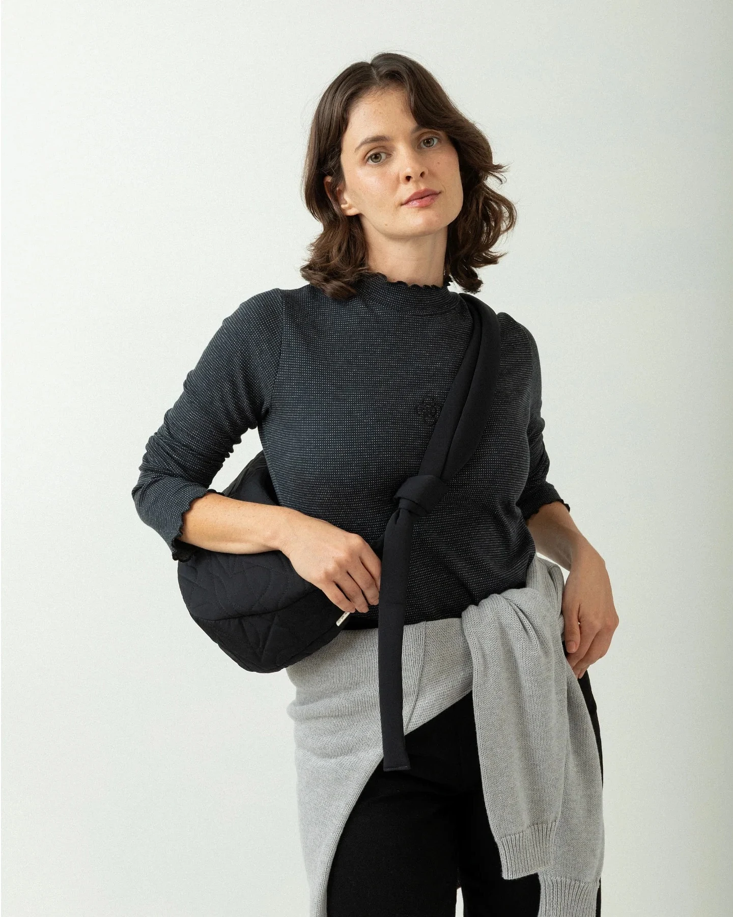 Clotsy Damen vegan Tasche Traveler Schwarz – Ansicht 2