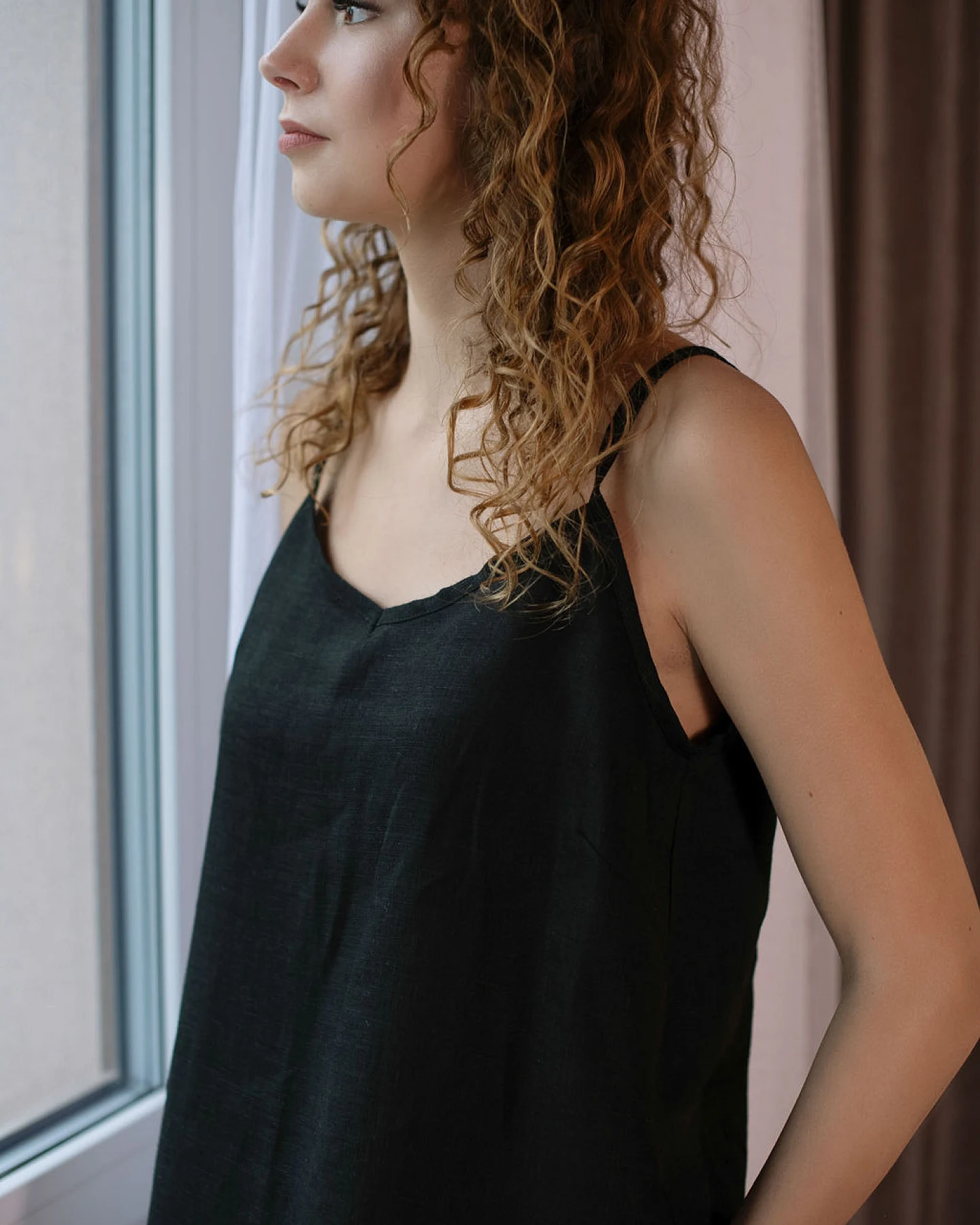 Amber Linen Damen vegan Nachthemd Lisa Schwarz – Ansicht 2