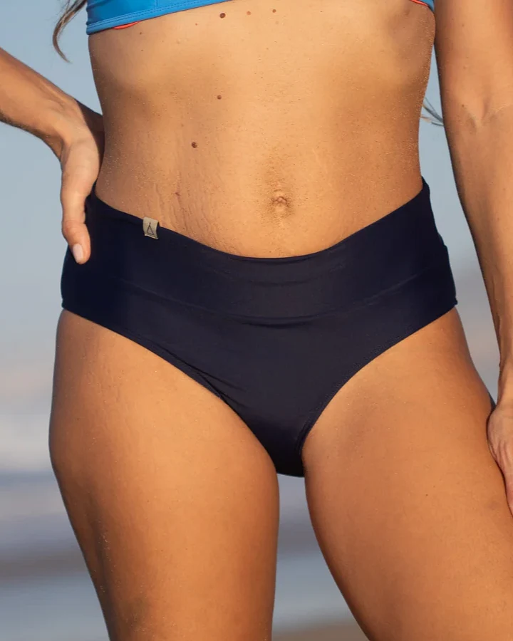 Inaska Damen vegan Bikiniunterteil Soft Waist Flow Dunkelblau