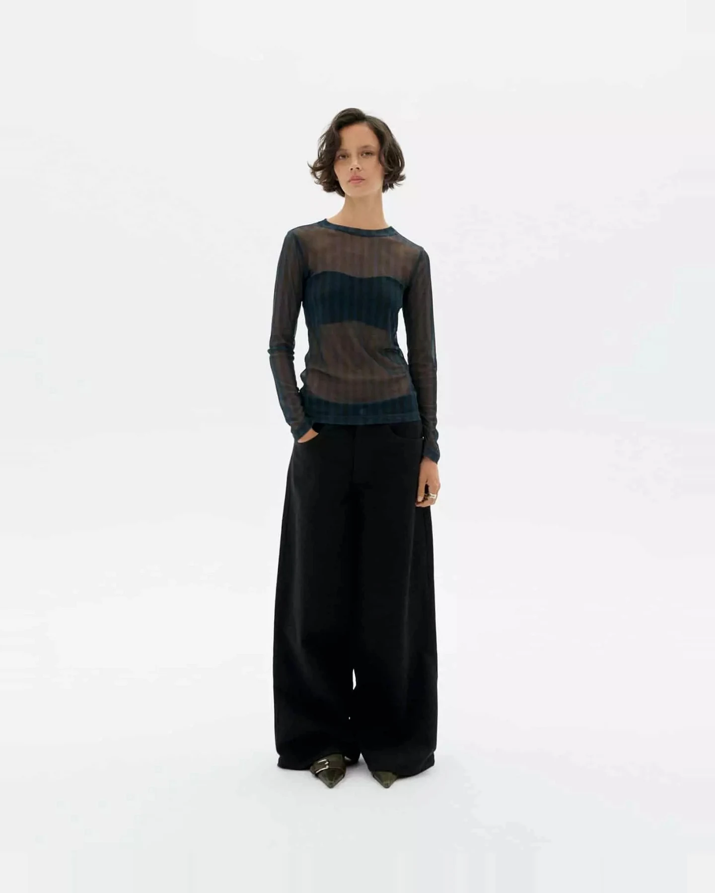 Thinking MU Damen vegan Jeans Weites Bein Hedda Schwarz – Ansicht 2