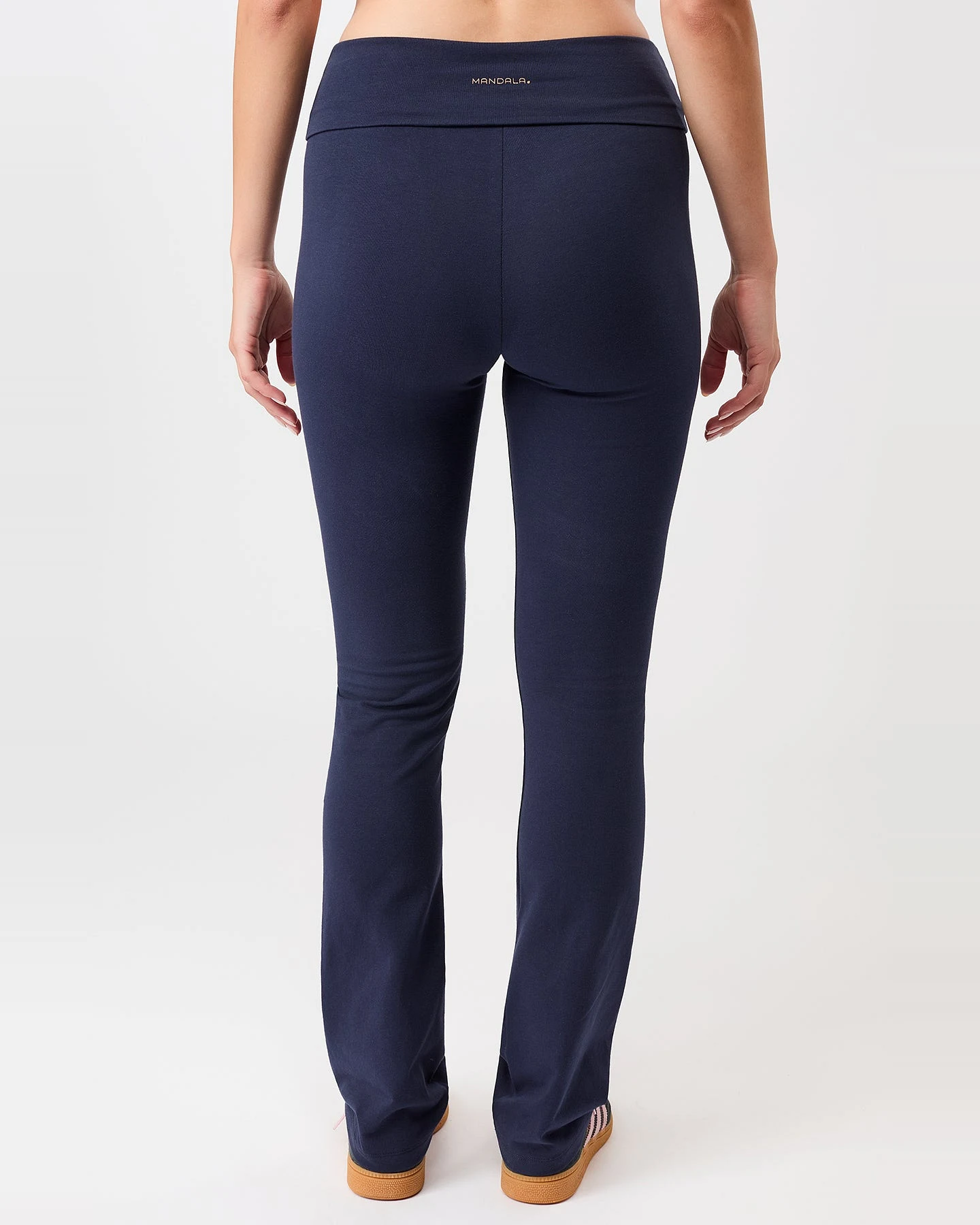 MANDALA Damen vegan Hose Classic Rolldown Nacht Himmelblau – Ansicht 2