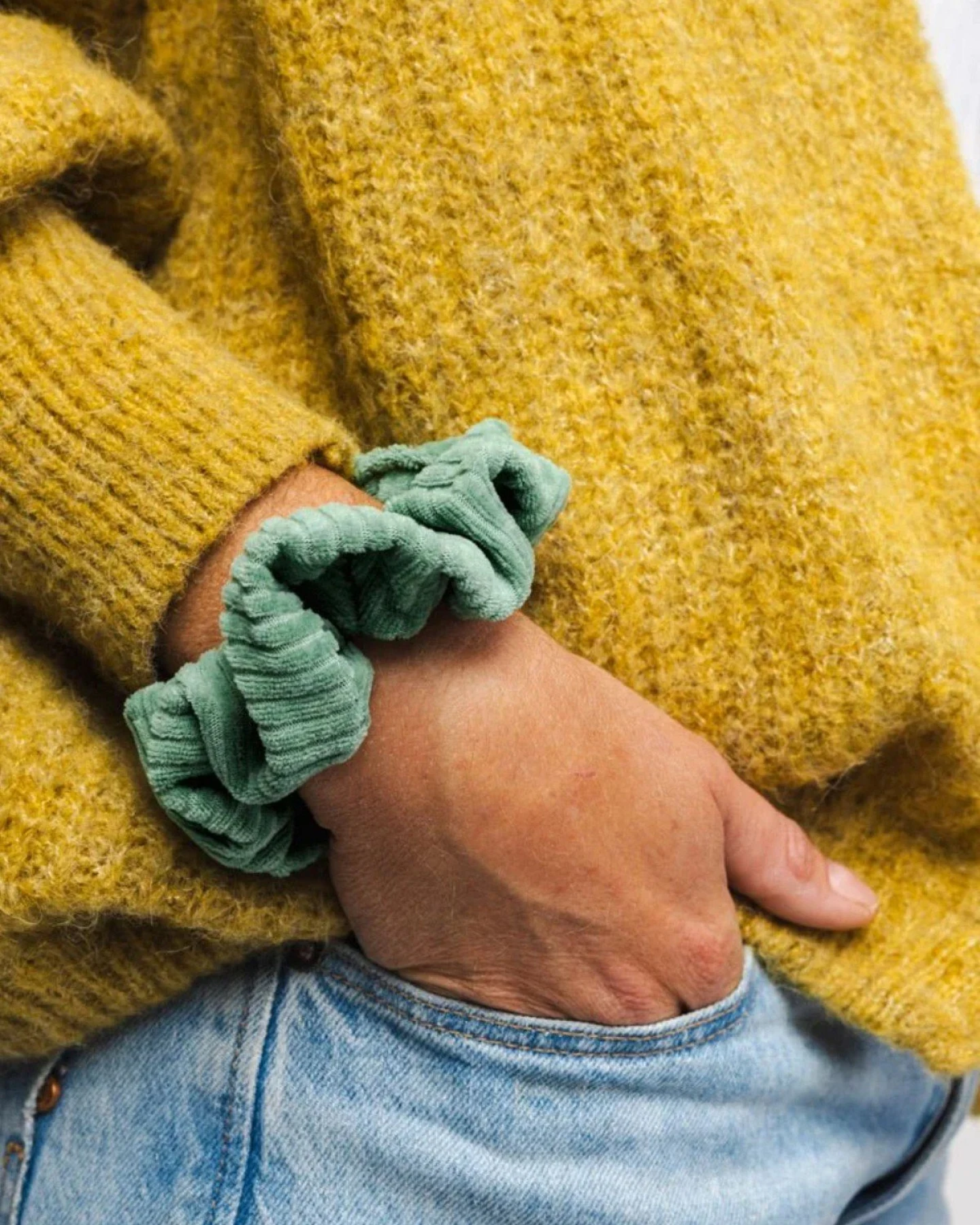 Scrunchie Bio Samt Rippe – Ansicht 4