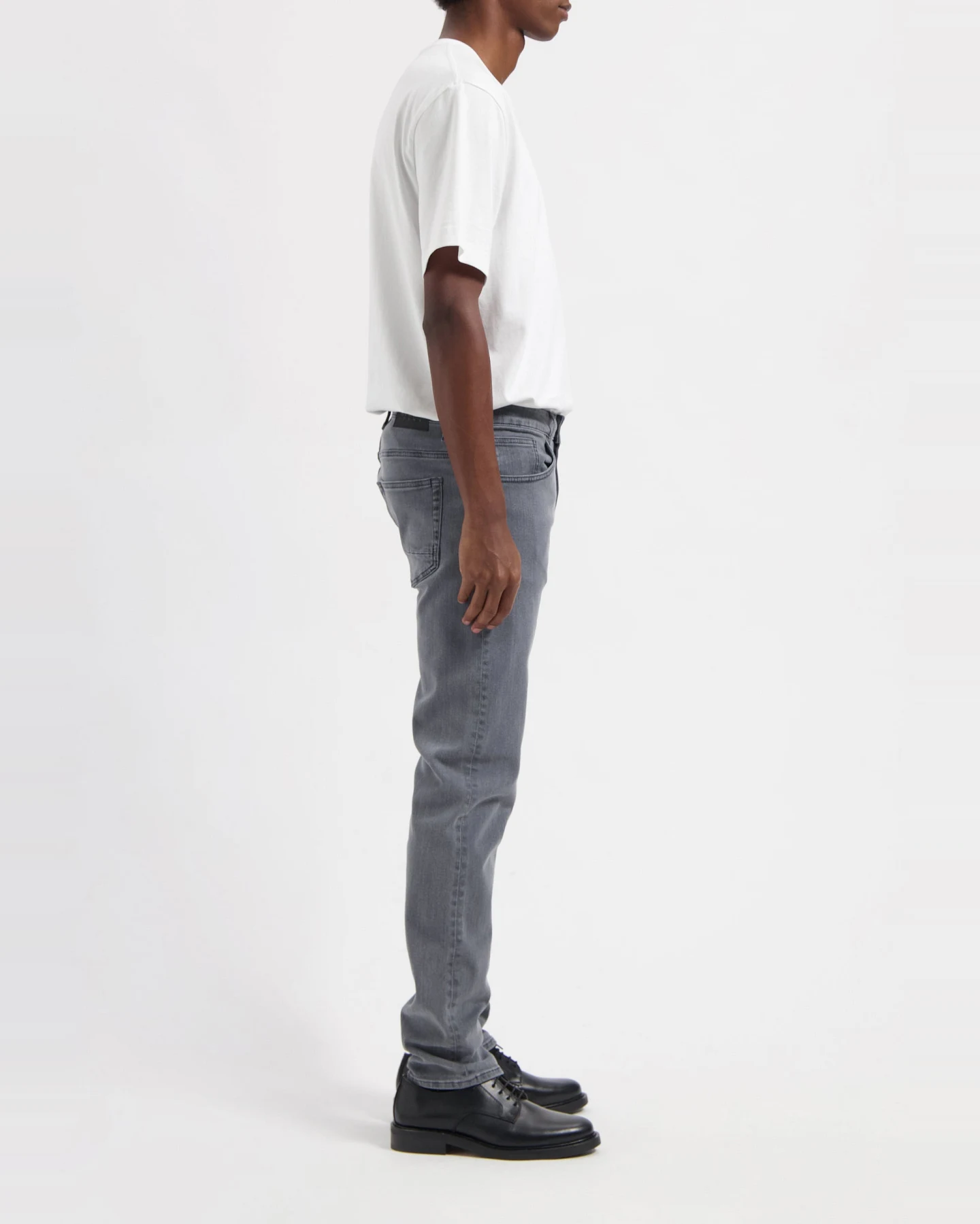 MUD Jeans Herren vegan Jeans Low Tapered Dunn Hellgrau – Ansicht 2
