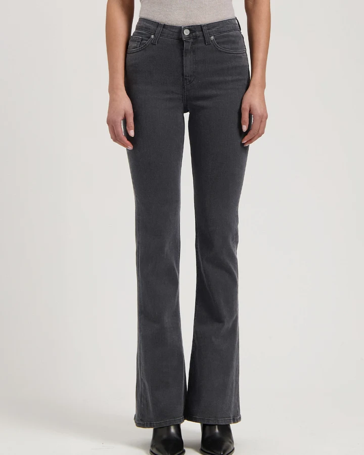 MUD Jeans Damen vegan Jeans Flared Isy Grau