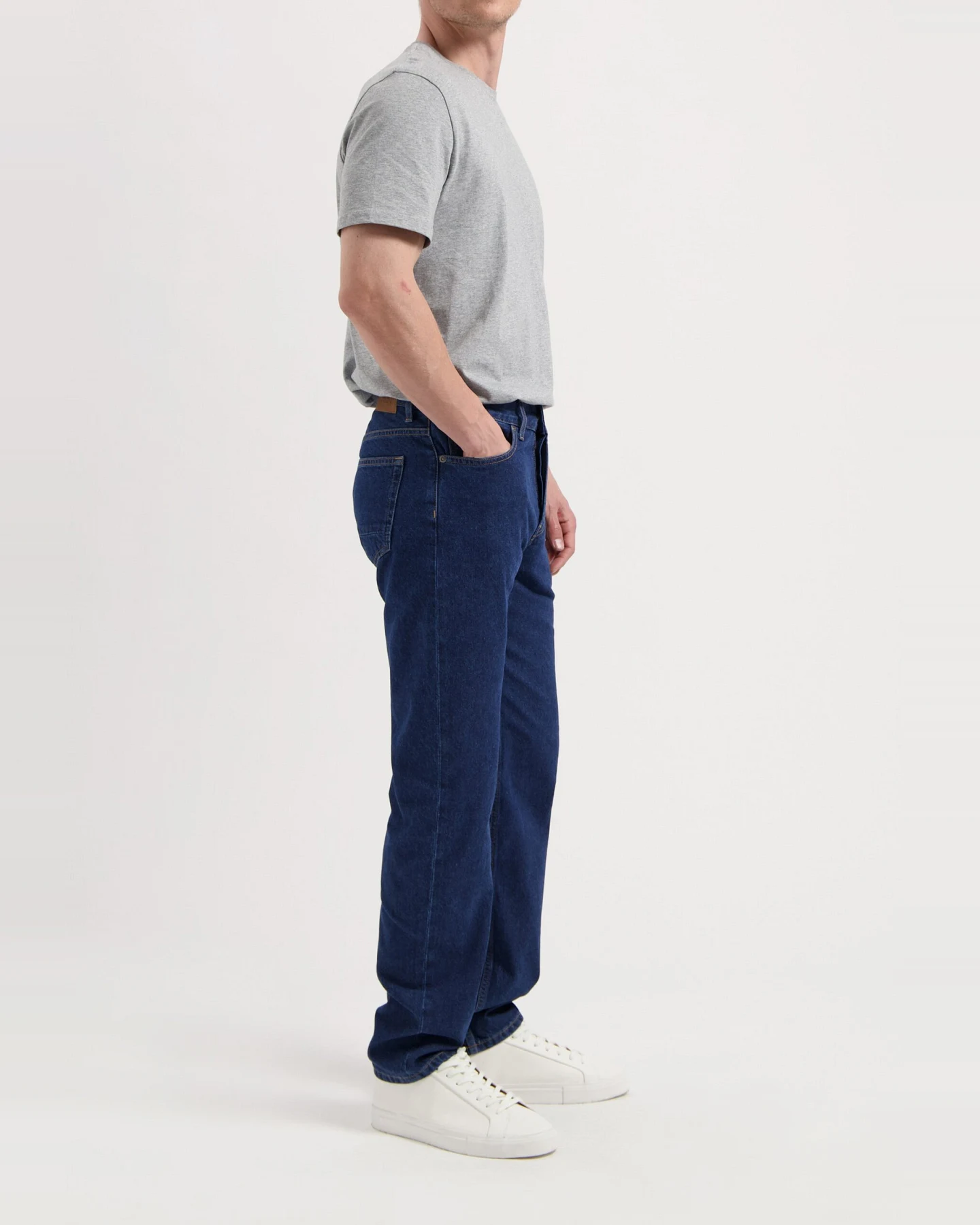 MUD Jeans Herren vegan Jeans Mid Straight John Stone Indigo – Ansicht 2