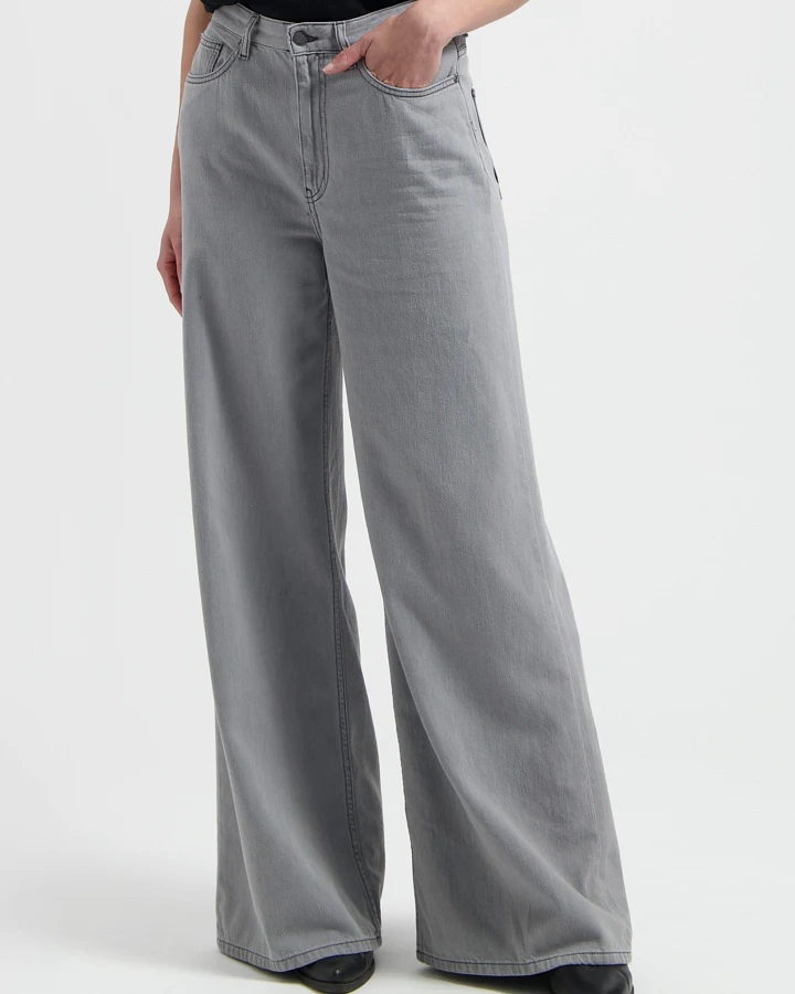 MUD Jeans Damen vegan Jeans Hohe Lose Flow Sara Marge Grau