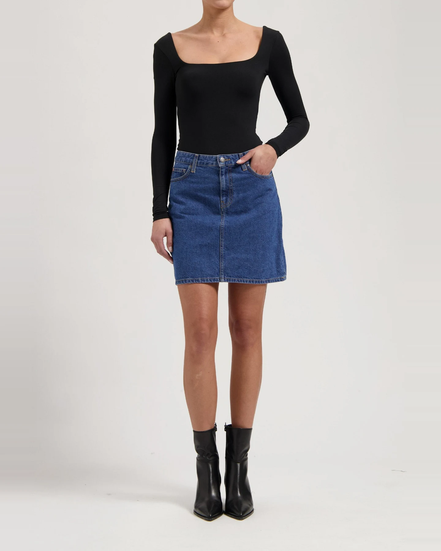 MUD Jeans Damen vegan Minirock Audry Medium Steinblau – Ansicht 2