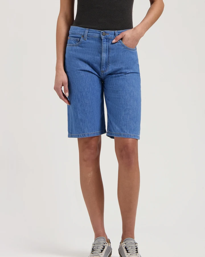 MUD Jeans Damen vegan Shorts Mid Suzy Medium Stone Blue