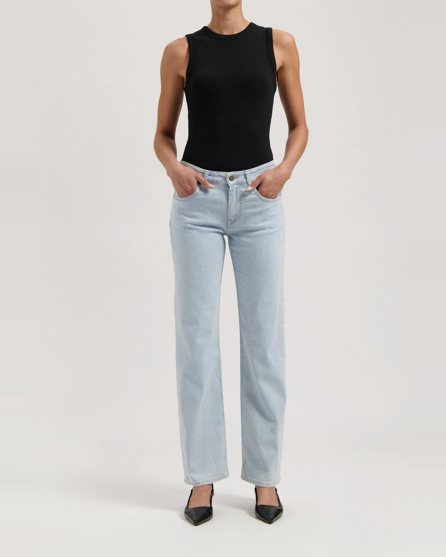 MUD Jeans Damen vegan Jeans Mid Straight Carry Light Stone – Ansicht 2