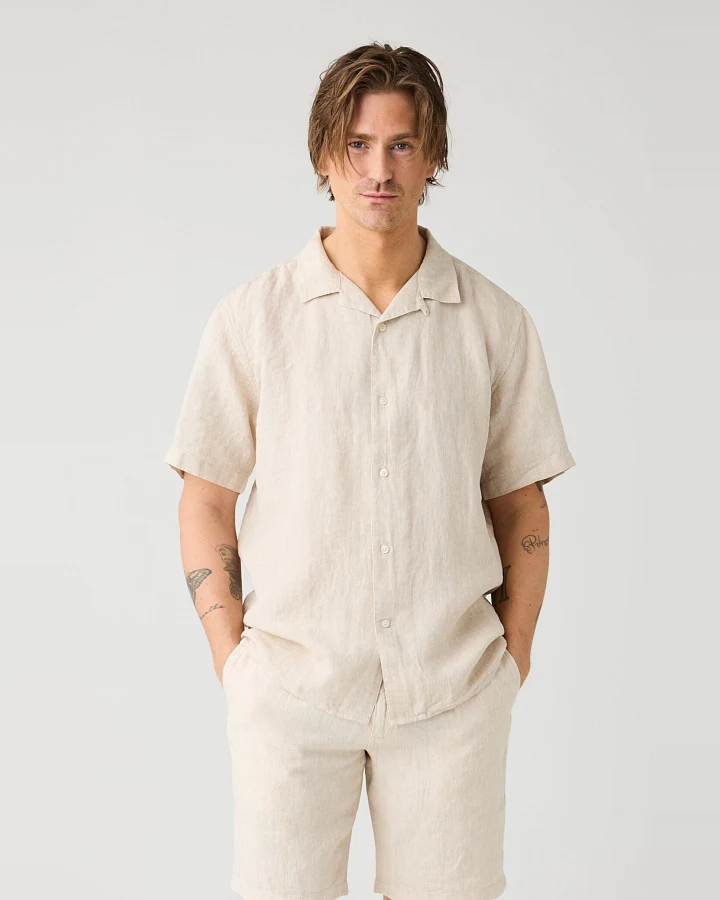 KnowledgeCotton Apparel Herren vegan Hemd Mit Kurzen Ärmeln Box Fit Light Feather Gray