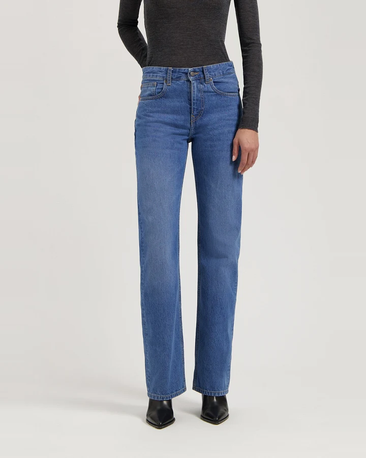 MUD Jeans Damen vegan Jeans Mid Loose Jamie Fresh Fade Blau