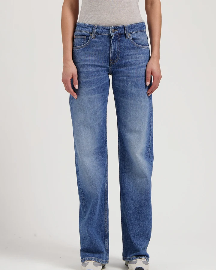 MUD Jeans Damen vegan Jeans Mid Loose Cleo Old Stone