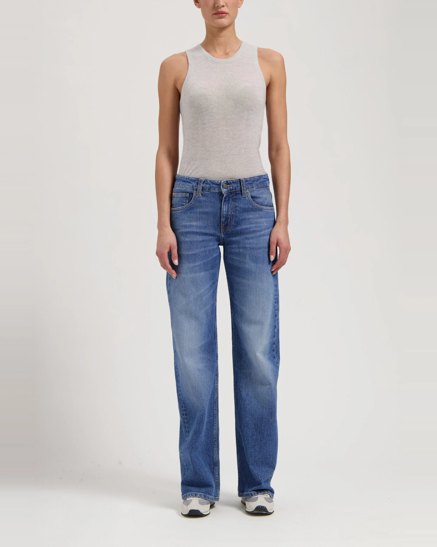 MUD Jeans Damen vegan Jeans Mid Loose Cleo Old Stone – Ansicht 2
