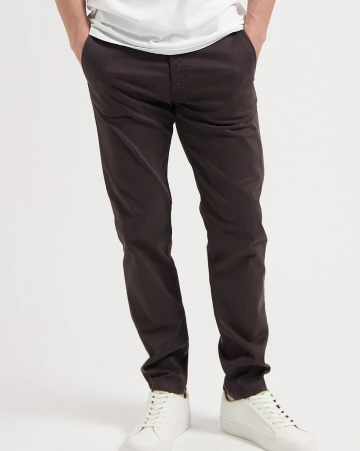 MUD Jeans Herren vegan Hose Mid Tapered Scott Charcoal