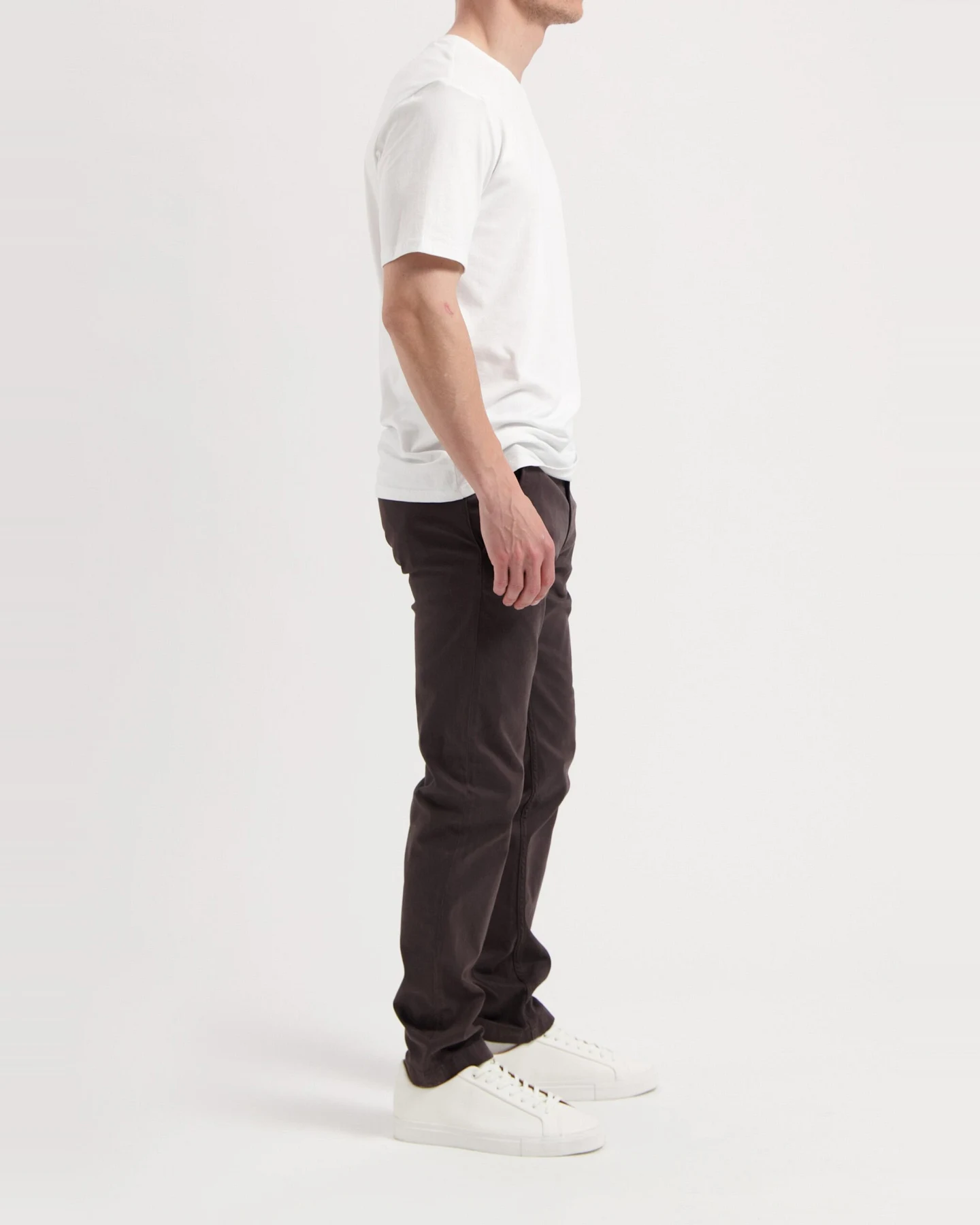 MUD Jeans Herren vegan Hose Mid Tapered Scott Charcoal – Ansicht 2