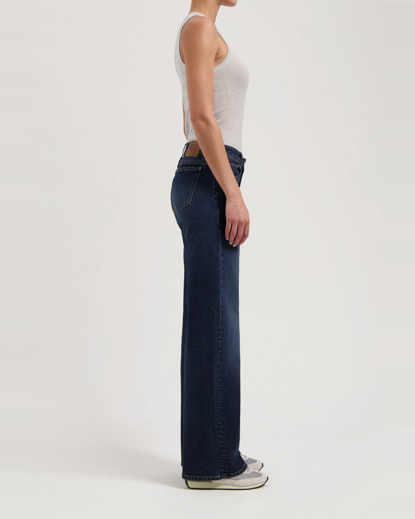 MUD Jeans Damen vegan Jeans Mid Loose Cleo Rustic Blue – Ansicht 2