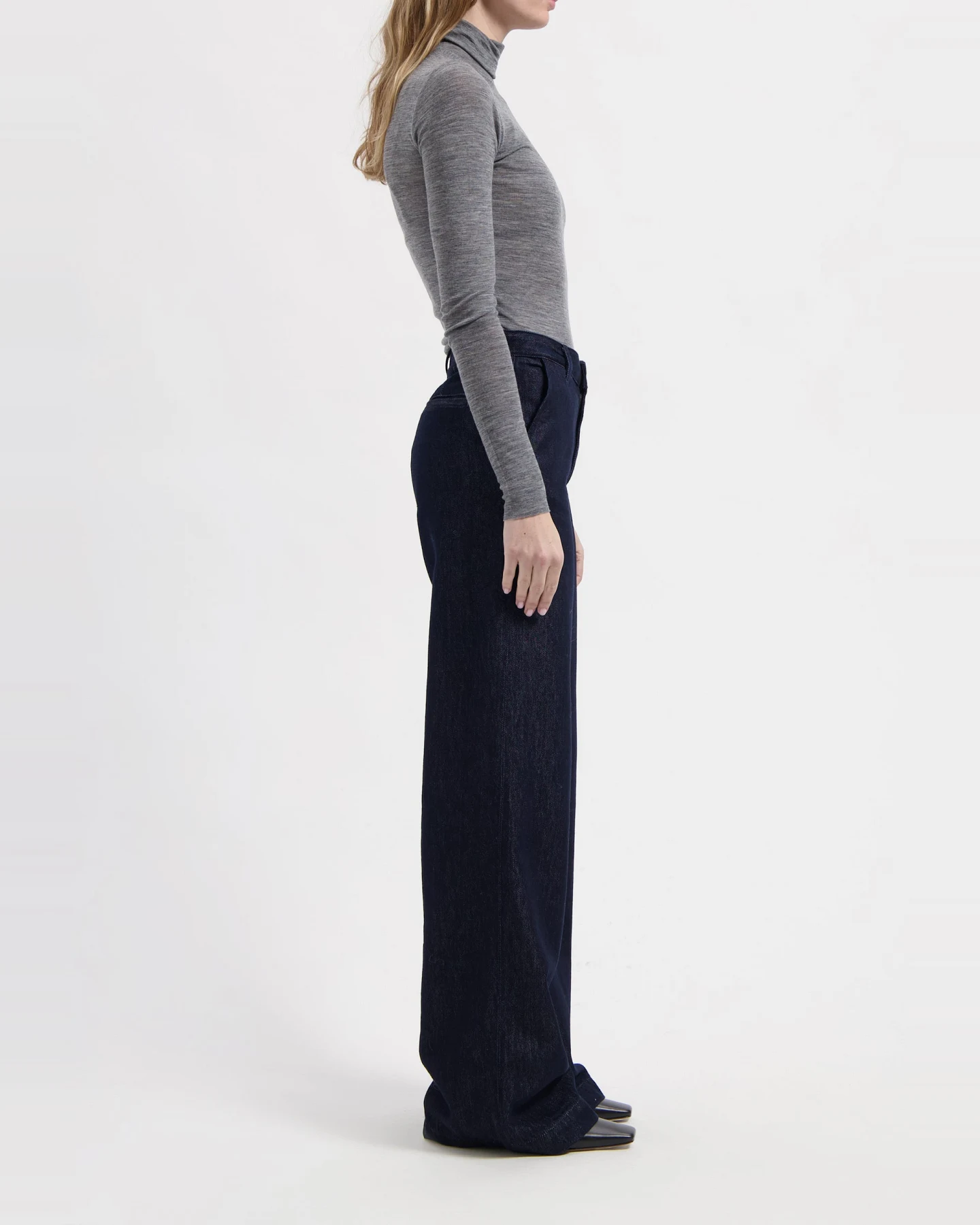 MUD Jeans Damen vegan Jeans Mid Loose June Rinse Blau – Ansicht 2