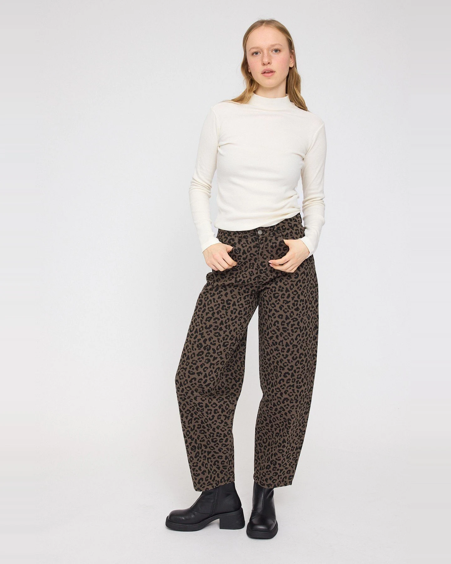 Hose Denim Leo Barrel Braun – Ansicht 2