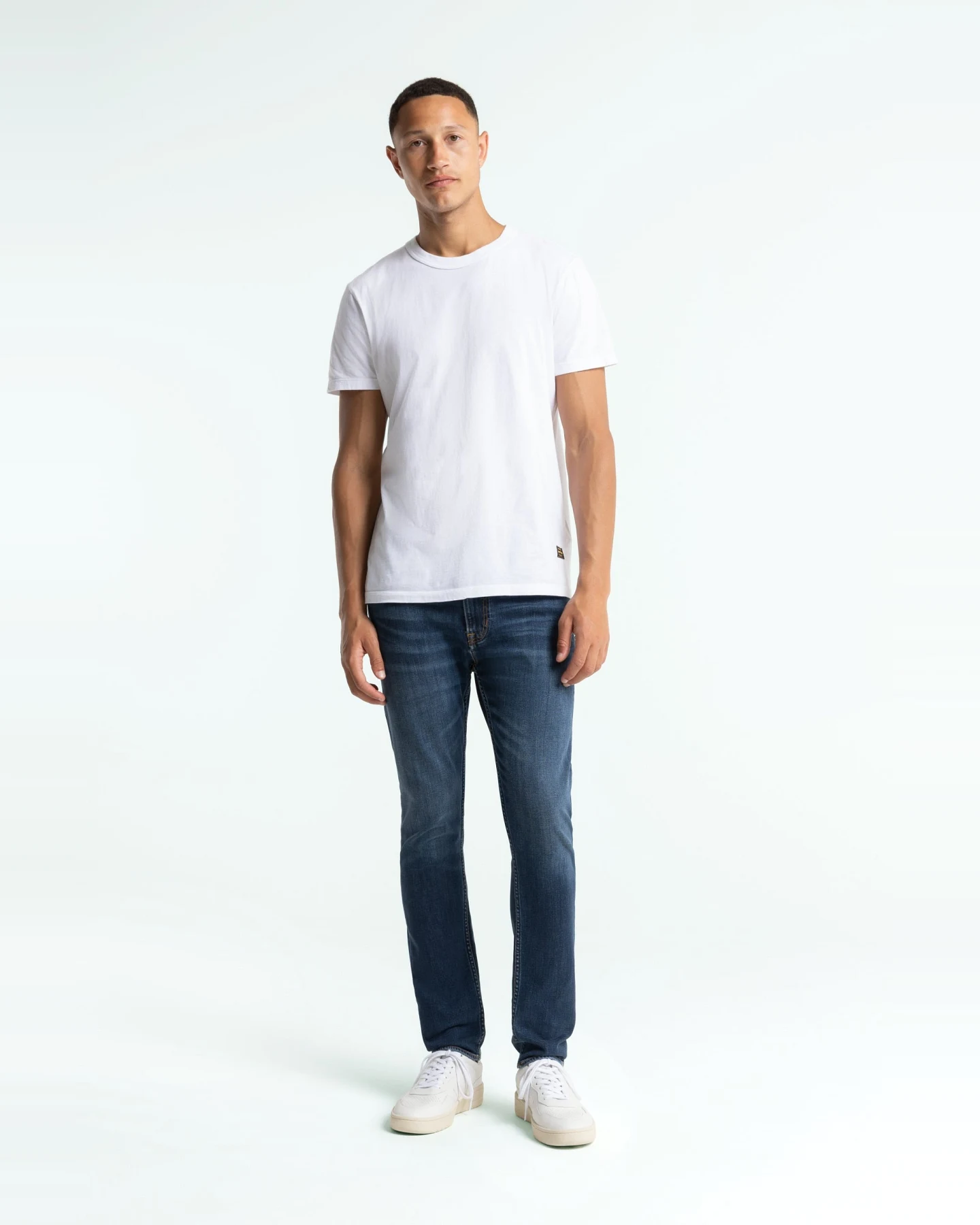 Kings of Indigo Herren vegan Jeans John Clean Medium Washed Blau – Ansicht 2