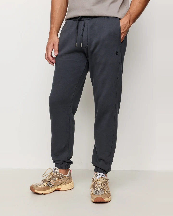 Recolution Herren vegan Sweatpants Thuja Dunkelgrau