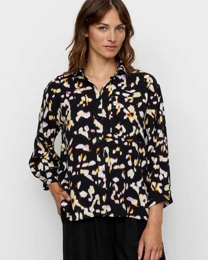 Recolution Damen vegan Bluse Cypress Blurry Schwarz