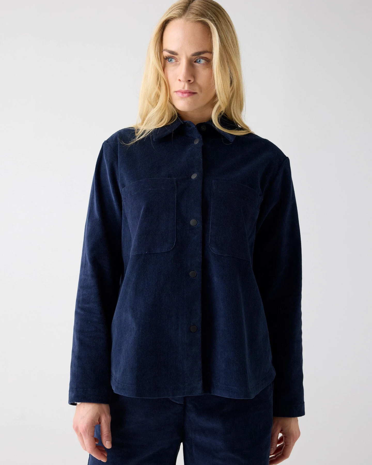 KnowledgeCotton Apparel Damen vegan Overshirt Cord Nachthimmel – Ansicht 2