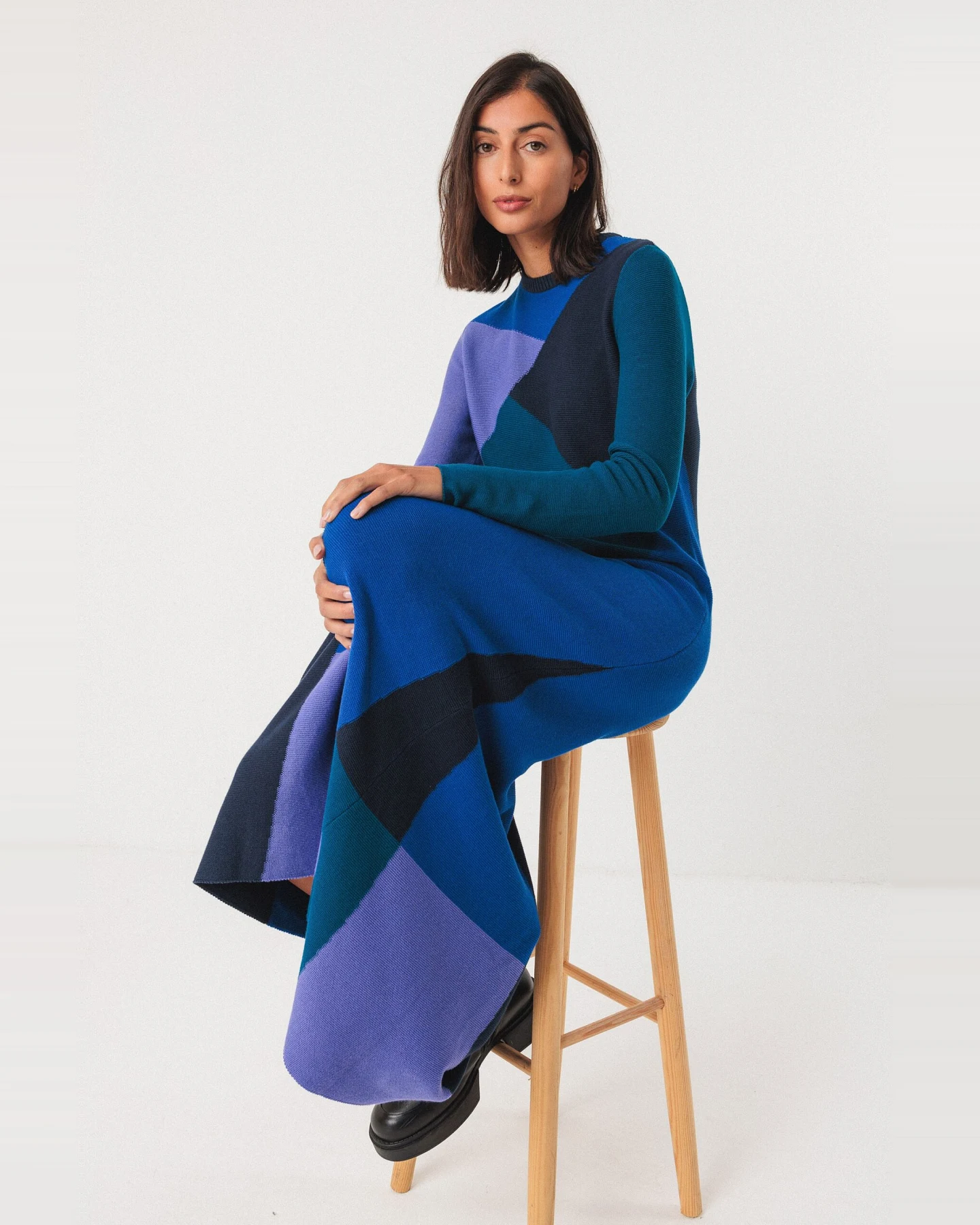 SKFK Damen vegan Strickkleid Bedia Mehrfarbig – Ansicht 2