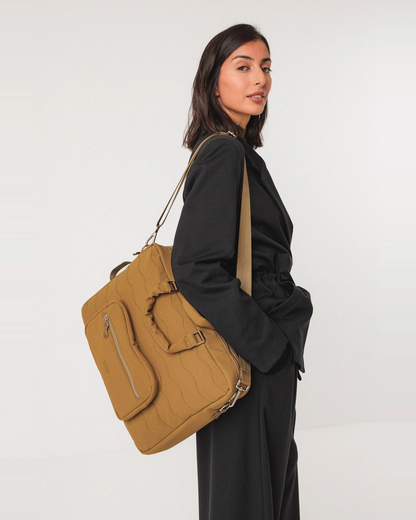 SKFK Damen vegan Tasche Cistella Multifunktion Braun – Ansicht 2