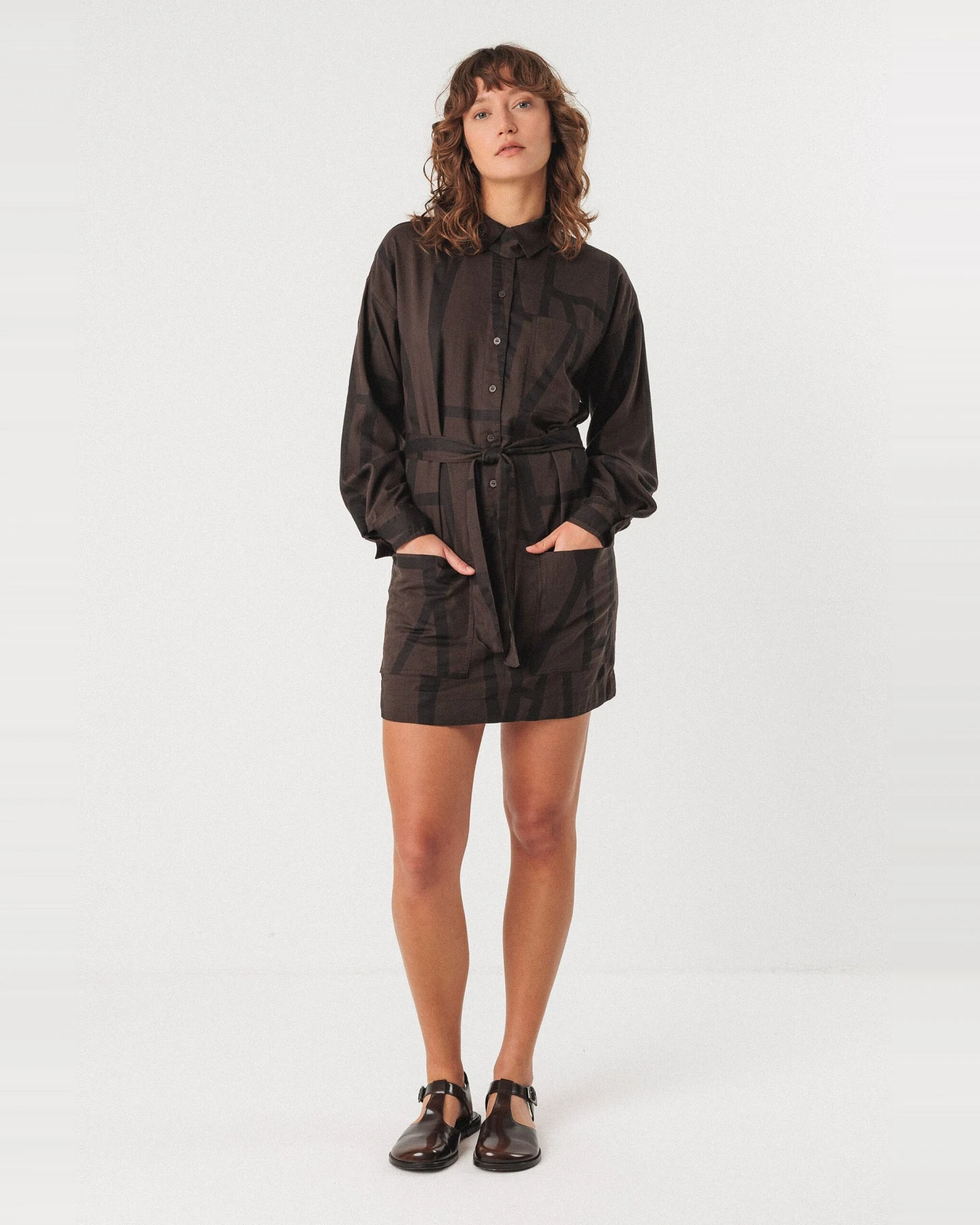 SKFK Damen vegan Hemdkleid Izua Braun – Ansicht 2
