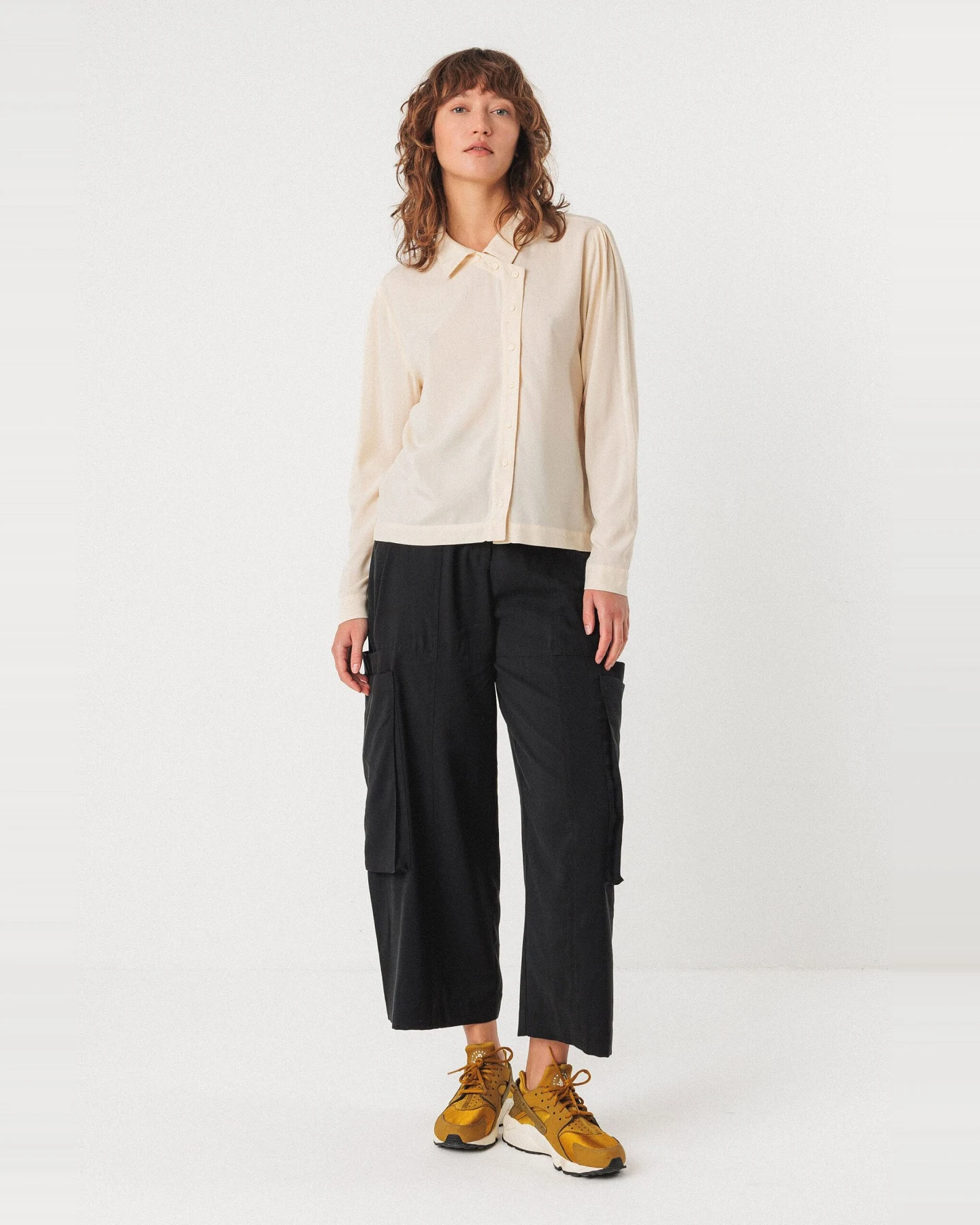 SKFK Damen vegan Hemd Karmele Beige – Ansicht 2