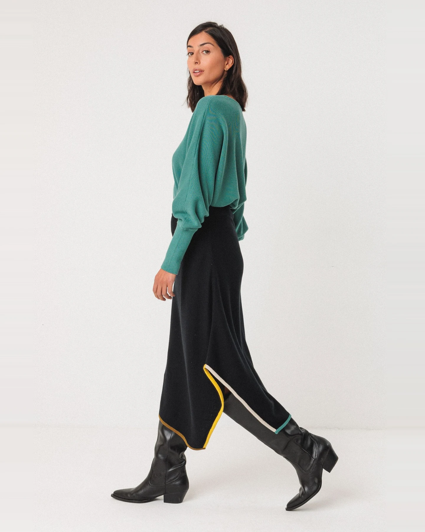 SKFK Damen vegan Strickrock Asymmetrisch Nahiane Schwarz – Ansicht 2
