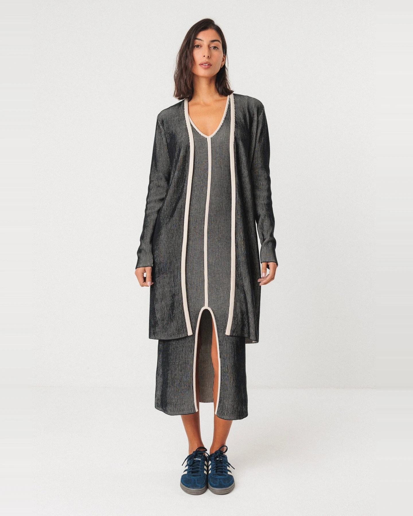 SKFK Damen vegan Strickjacke Badaia Schwarz – Ansicht 2