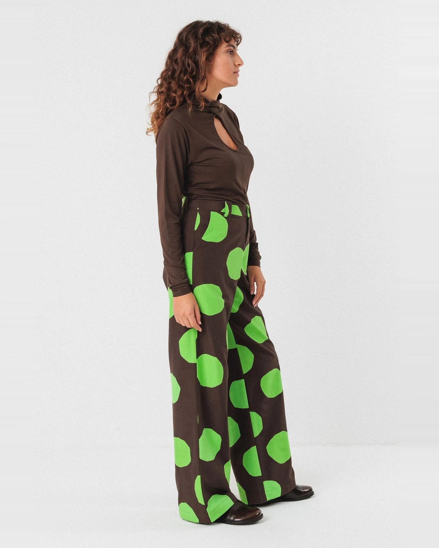 SKFK Damen vegan Hose Napari Braun/Grün – Ansicht 2