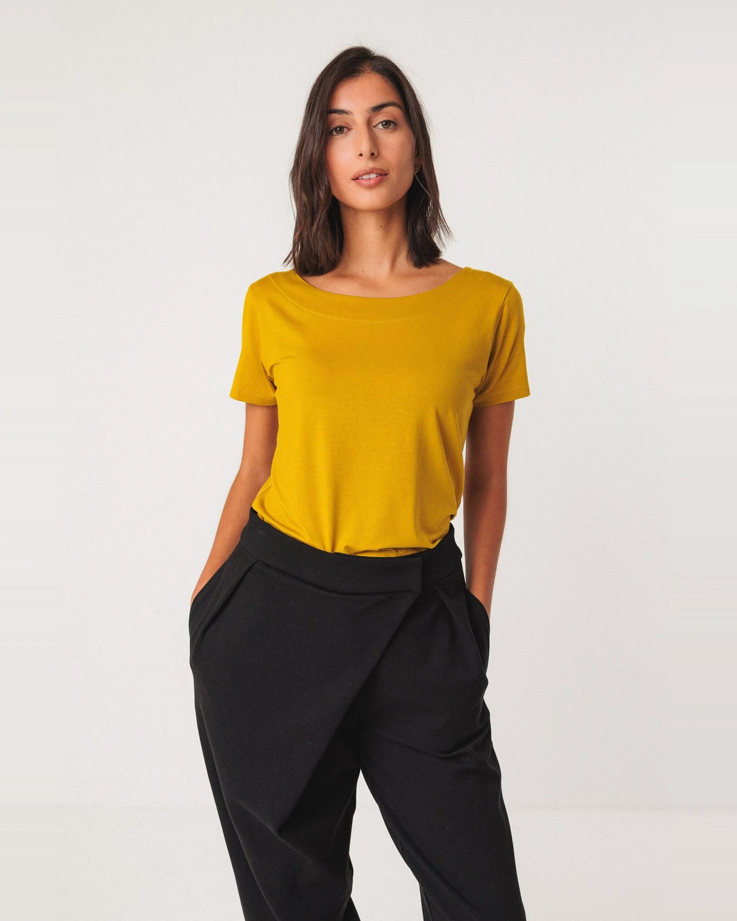 SKFK Damen vegan Hose Goiane Schwarz – Ansicht 2