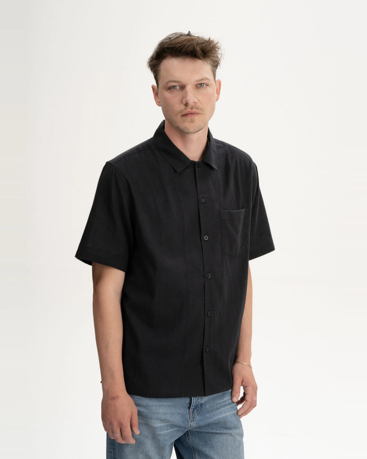 MELA Herren vegan Kurzarmhemd Vivek Charcoal Schwarz – Ansicht 2