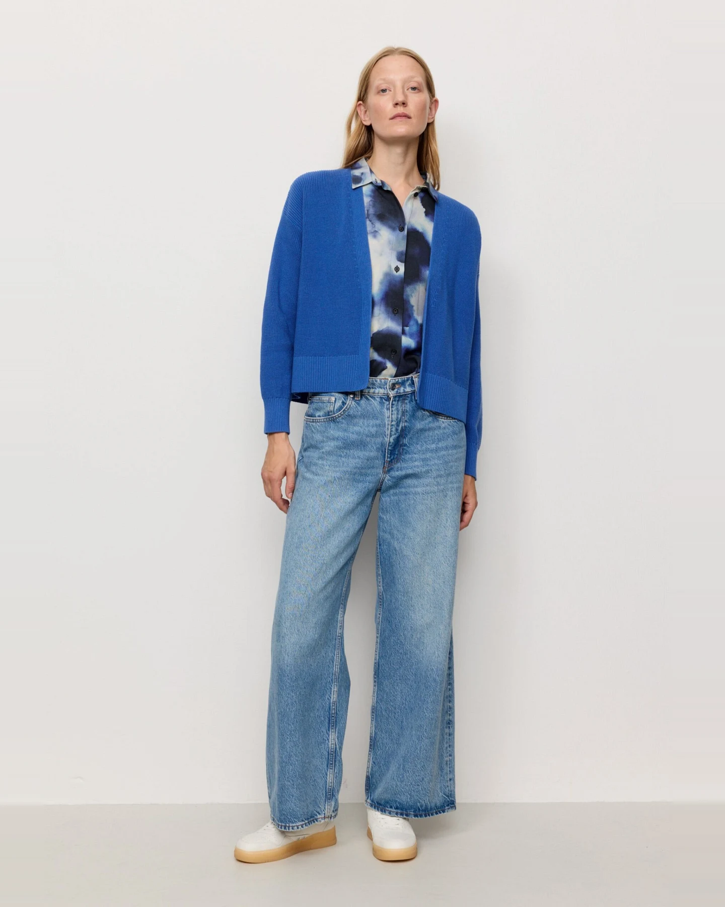 Recolution Damen vegan Strickjacke Moringa Electric Blue – Ansicht 2