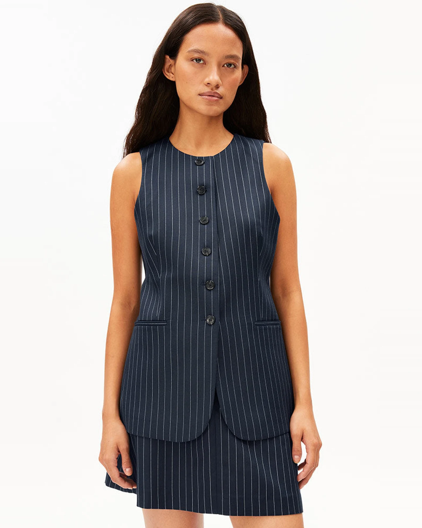 ARMEDANGELS Damen vegan Weste Langer Nadelstreifen Dunkelblau & Beige – Ansicht 2