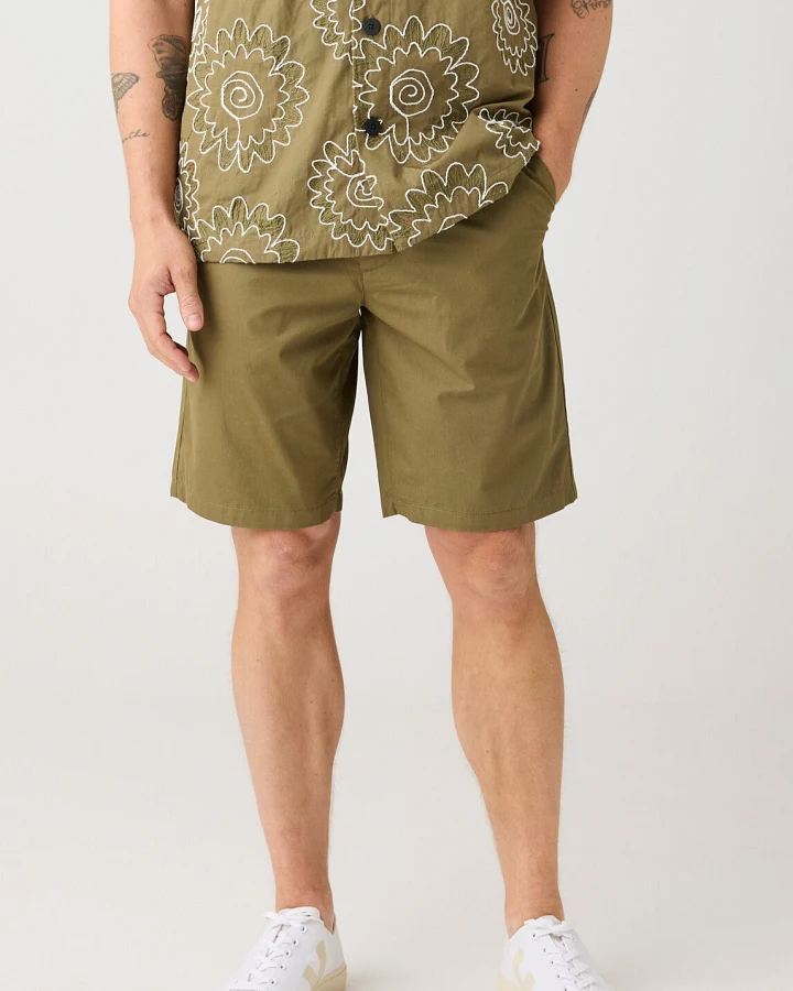 KnowledgeCotton Apparel Herren vegan Shorts Fig Comfort Popeline Gebrannte Olive