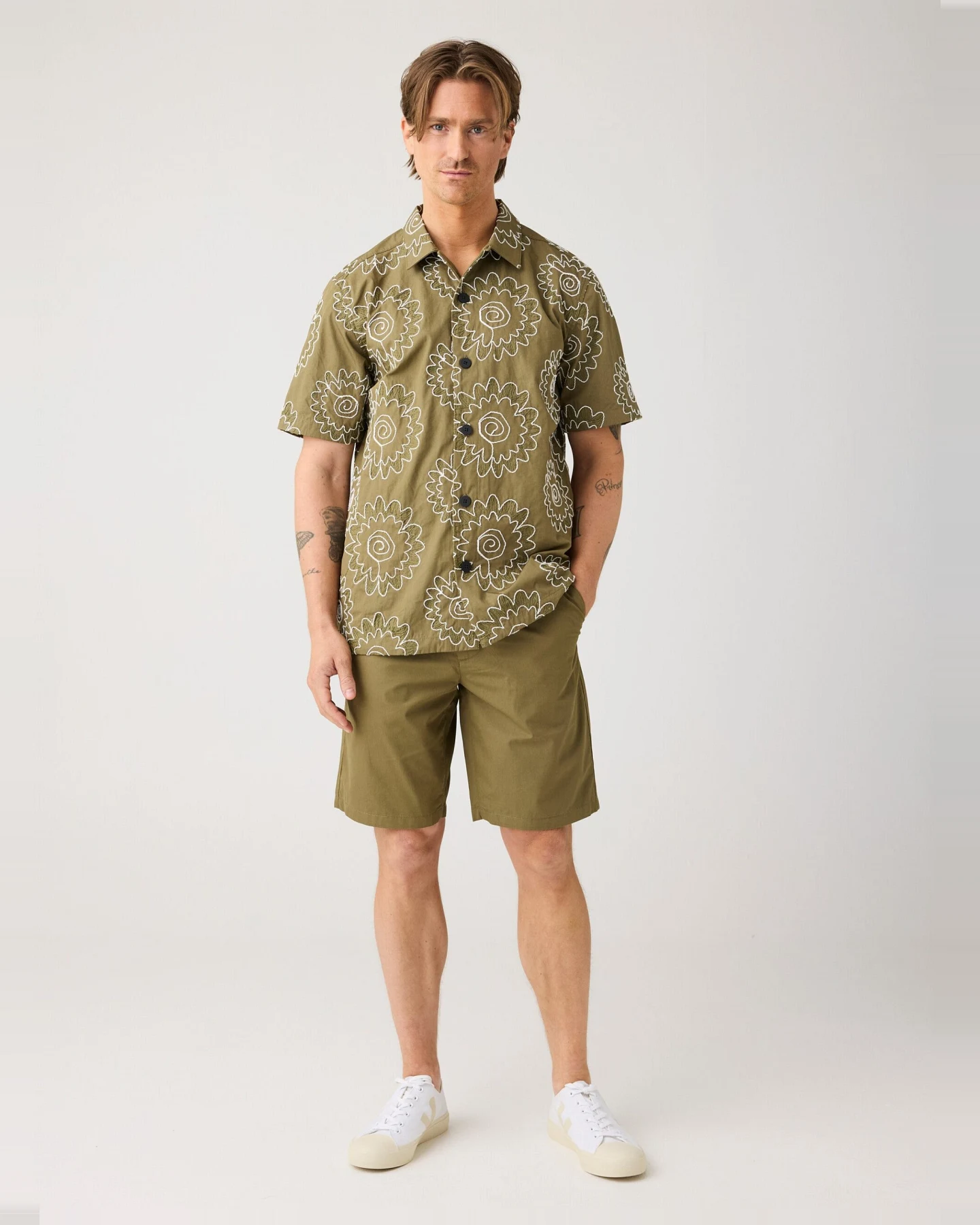 KnowledgeCotton Apparel Herren vegan Shorts Fig Comfort Popeline Gebrannte Olive – Ansicht 2