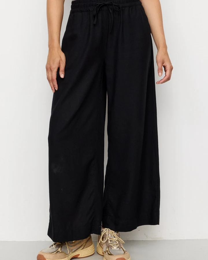 Recolution Damen vegan Hose Alisma Schwarz