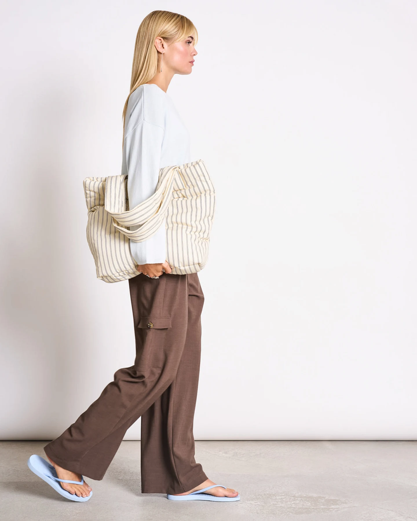 JAN 'N JUNE Damen vegan Leichter Strickpullover Williamsburg Eisblau – Ansicht 2
